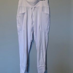 Fabletics 7/8 white joggers
